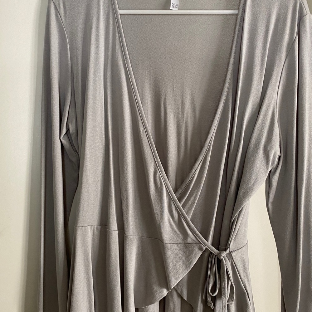 Long sleeve grey top with wrap